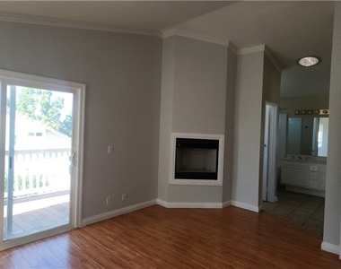 1267 Regent - Photo Thumbnail 23