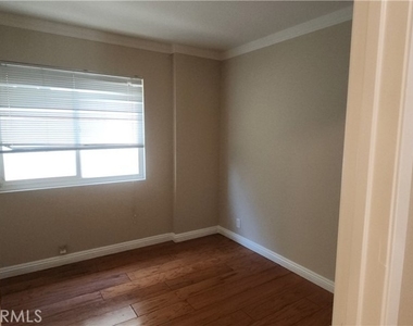 1267 Regent - Photo Thumbnail 31