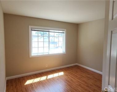 1267 Regent - Photo Thumbnail 35
