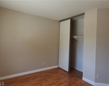 1267 Regent - Photo Thumbnail 36