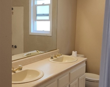 1267 Regent - Photo Thumbnail 37