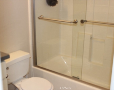 221 California Court - Photo Thumbnail 16