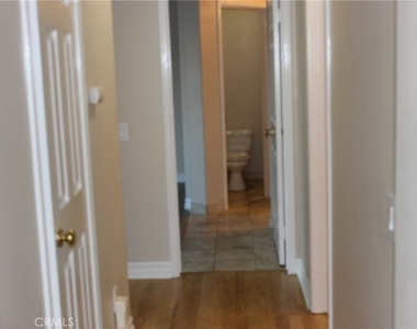 221 California Court - Photo Thumbnail 14