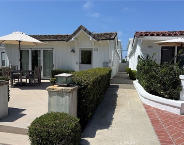 513 1/4 Larkspur - Photo Thumbnail 1