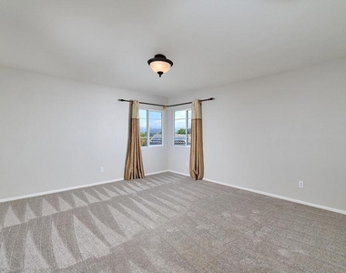 402 Paseo Del Concho - Photo Thumbnail 11