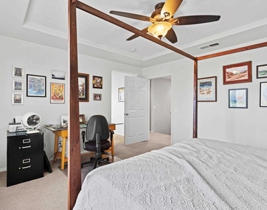 958 Avalon Way - Photo Thumbnail 16