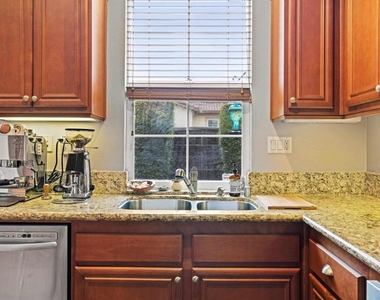 958 Avalon Way - Photo Thumbnail 12
