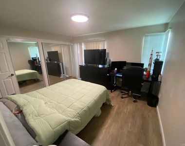 1651 S Juniper Street S - Photo Thumbnail 11