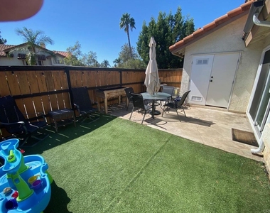 1651 S Juniper Street S - Photo Thumbnail 15
