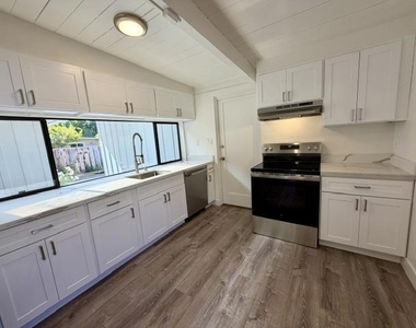 3271 Bryant Street - Photo Thumbnail 10