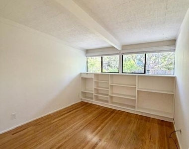 3271 Bryant Street - Photo Thumbnail 13