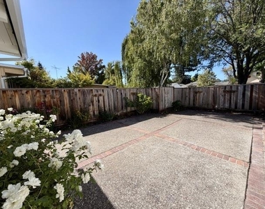 3271 Bryant Street - Photo Thumbnail 3