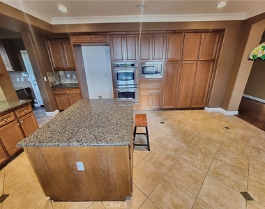 6373 Daylily Court - Photo Thumbnail 7