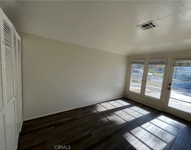1004 Occidental Drive - Photo Thumbnail 5