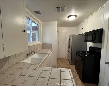1004 Occidental Drive - Photo Thumbnail 8