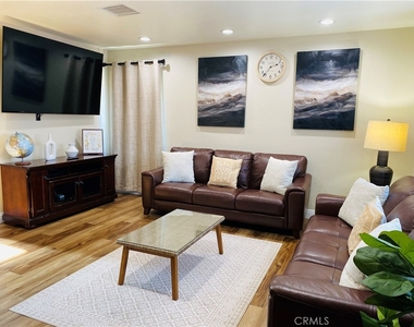 5864 Vista Santa Catarina - Photo Thumbnail 2