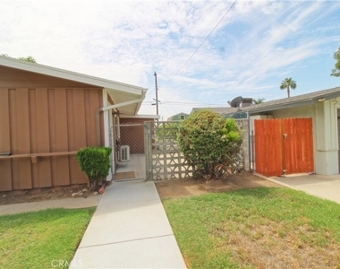 26973 Stratford Street - Photo Thumbnail 2