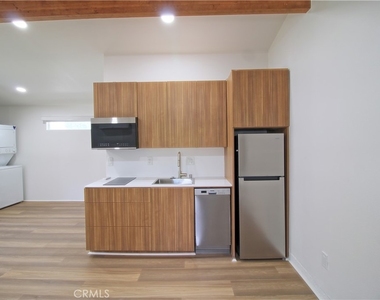 26973 Stratford Street - Photo Thumbnail 5