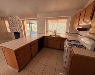 10452 Zinfandel Drive - Photo Thumbnail 5