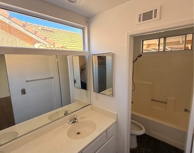 10452 Zinfandel Drive - Photo Thumbnail 7