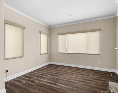 1224 Stanley Avenue - Photo Thumbnail 5