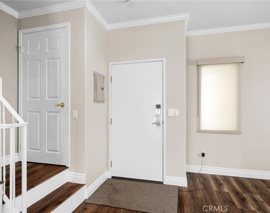 1224 Stanley Avenue - Photo Thumbnail 3