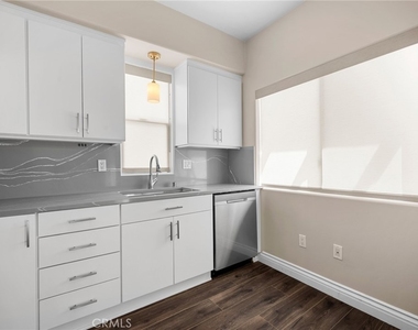 1224 Stanley Avenue - Photo Thumbnail 10