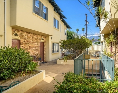 1224 Stanley Avenue - Photo Thumbnail 21