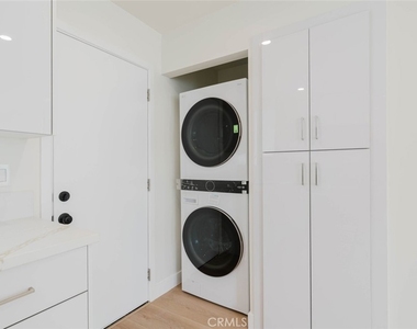 1167 Raymond Avenue - Photo Thumbnail 11