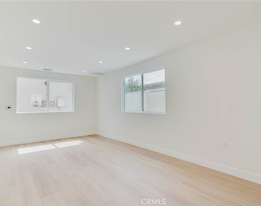 1167 Raymond Avenue - Photo Thumbnail 6
