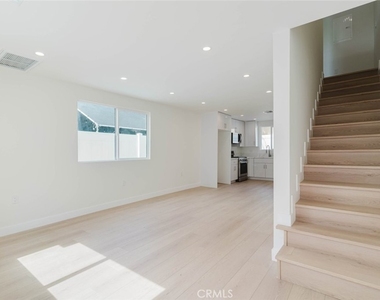 1167 Raymond Avenue - Photo Thumbnail 2