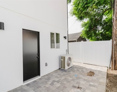 1167 Raymond Avenue - Photo Thumbnail 21