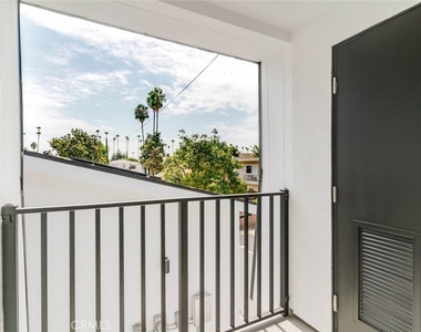 1167 Raymond Avenue - Photo Thumbnail 19