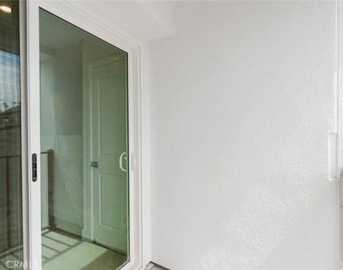 1167 Raymond Avenue - Photo Thumbnail 20