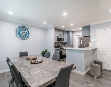 7046 De Celis - Photo Thumbnail 5