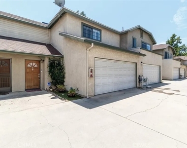 7046 De Celis - Photo Thumbnail 2