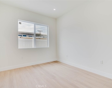 1167 Raymond Avenue - Photo Thumbnail 12