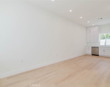 1167 Raymond Avenue - Photo Thumbnail 4