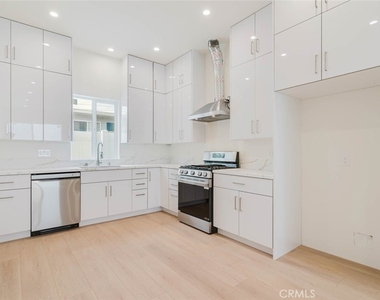 1167 Raymond Avenue - Photo Thumbnail 5