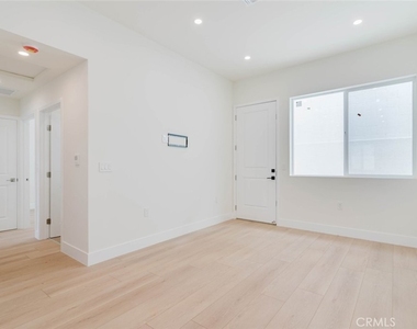 1167 Raymond Avenue - Photo Thumbnail 2