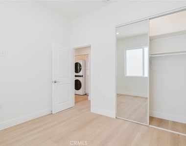 1167 Raymond Avenue - Photo Thumbnail 11