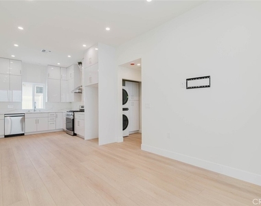 1167 Raymond Avenue - Photo Thumbnail 3