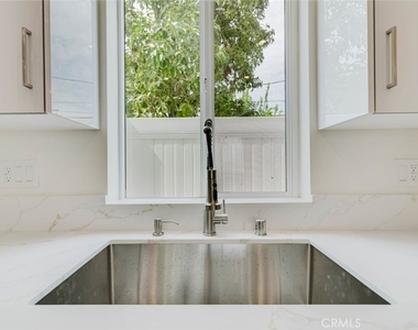 1167 Raymond Avenue - Photo Thumbnail 8