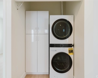1167 Raymond Avenue - Photo Thumbnail 15