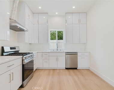 1167 Raymond Avenue - Photo Thumbnail 7