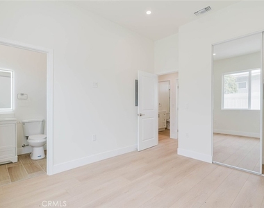 1167 Raymond Avenue - Photo Thumbnail 13
