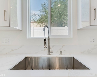 1167 Raymond Avenue - Photo Thumbnail 8