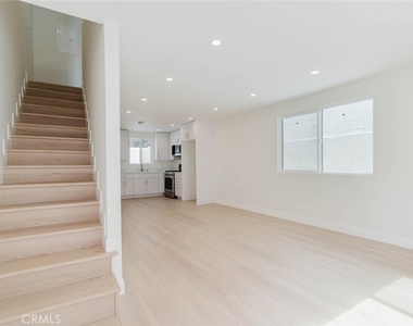 1167 Raymond Avenue - Photo Thumbnail 2