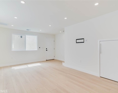 1167 Raymond Avenue - Photo Thumbnail 5