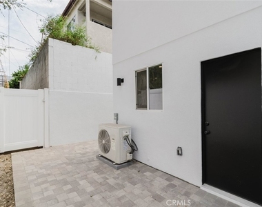 1167 Raymond Avenue - Photo Thumbnail 21